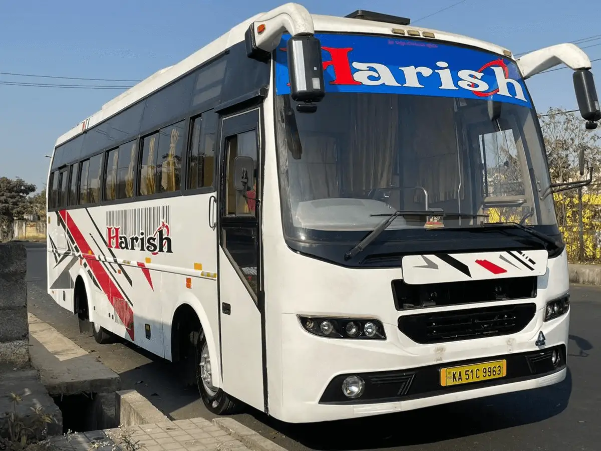 21 Seater Luxury Bus